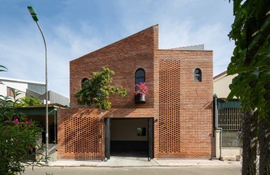 NGÔI NHÀ ‘HƯỚNG NỘI’ CỦA NHIẾP ẢNH GIA